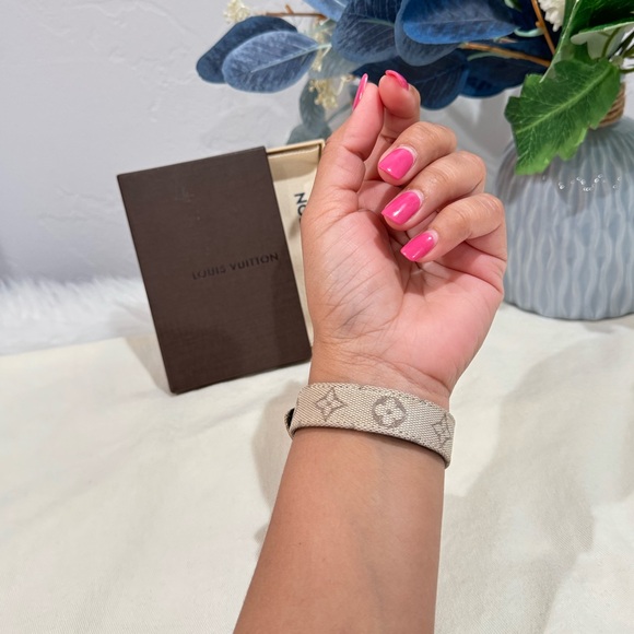 BUNDLE OF 2✨Louis Vuitton Minilin Wish Bracelet & Blooming Bracelet - Picture 15 of 16